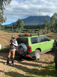 Chimpanzee tracking in Budongo Forest